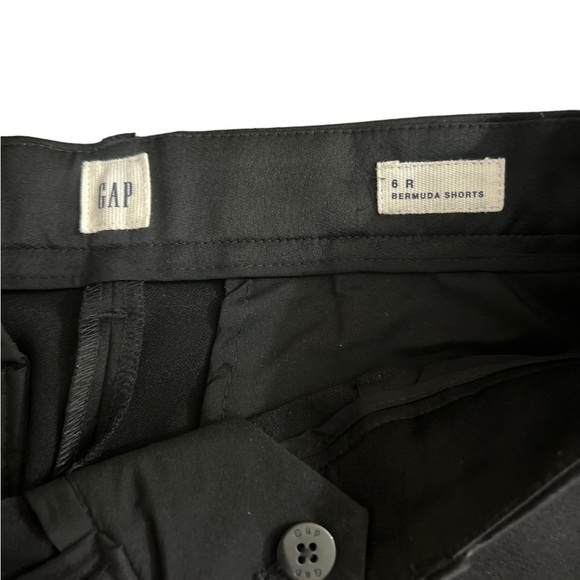 GAP Bermuda Polished Black Shorts • NWT • Size: 6R - Picture 3 of 8